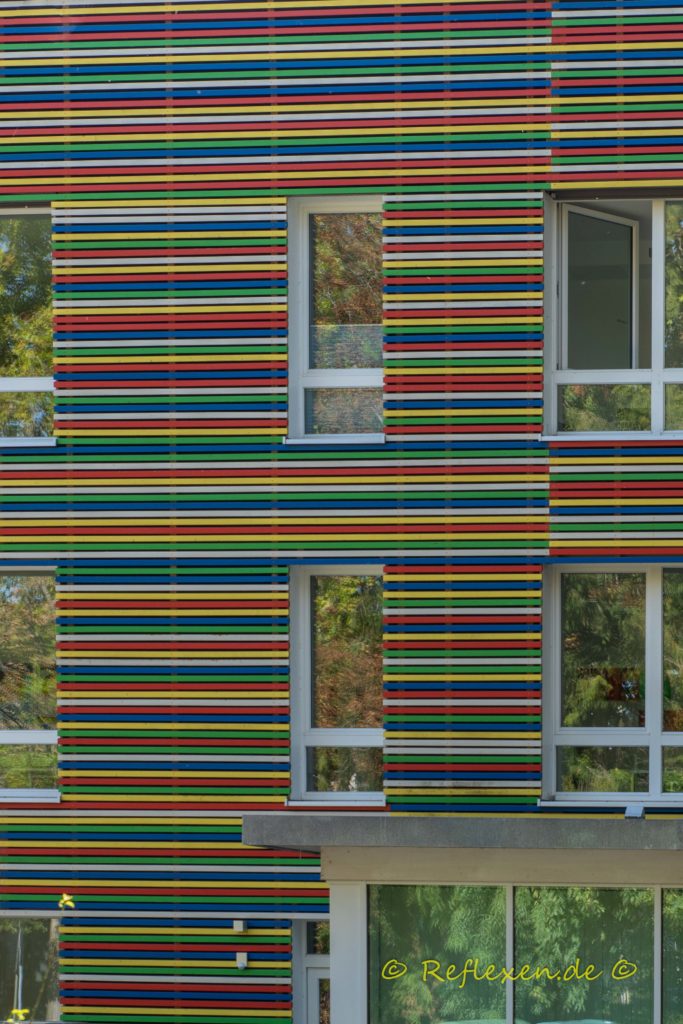 farbige einfache Wandvertäfelung