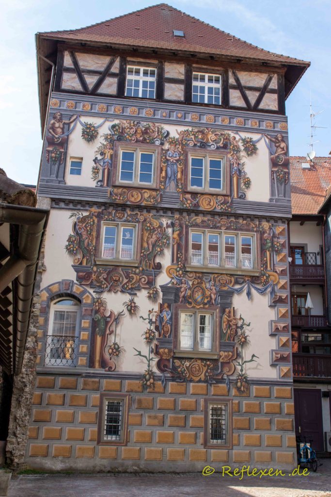 künstlich bemalte Hauswand