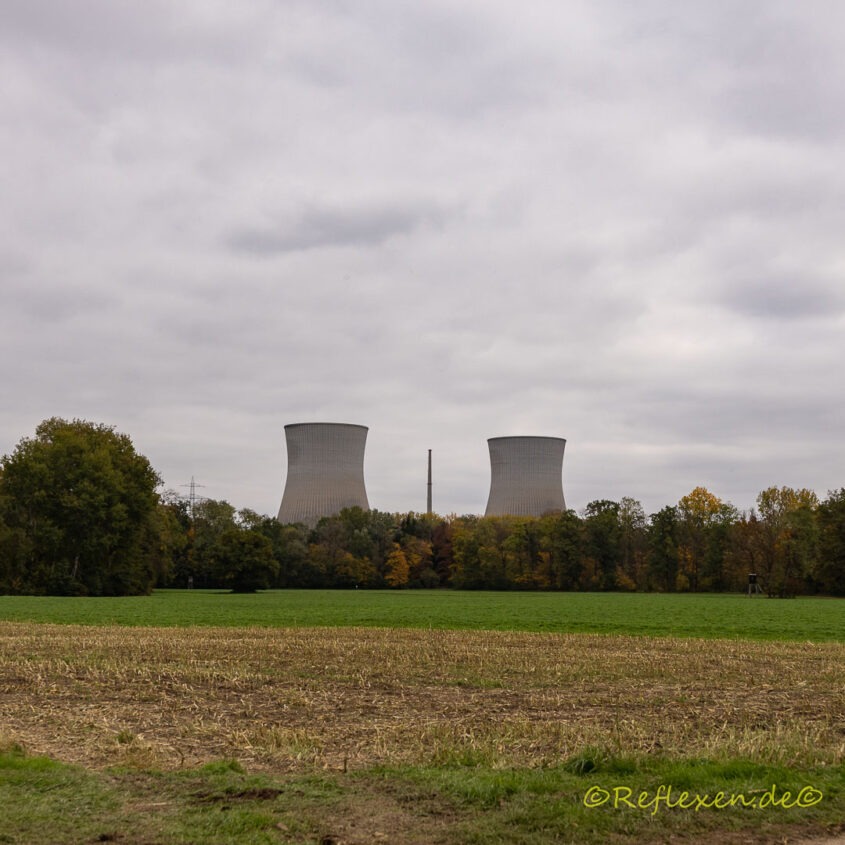 Die Kühltürme vom KKW Gundremmingen stehen noch